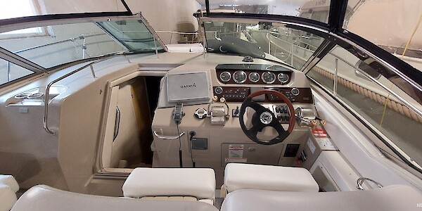 Sea Ray 375 Sundancer - Marinepalvelu
