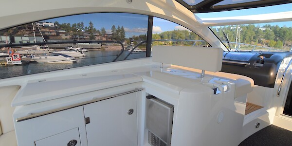 Sunseeker Predator 60 - Marinepalvelu