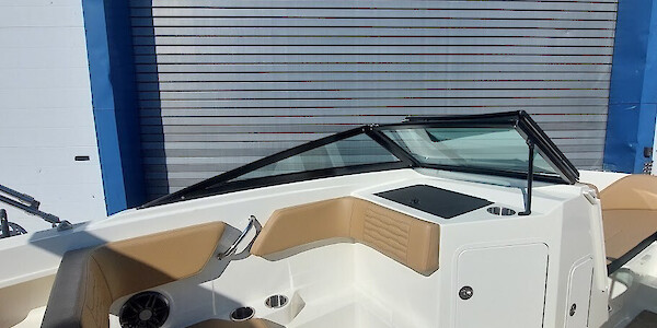 Sea Ray 190 SPOE - Marinepalvelu