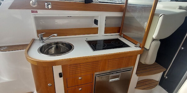 Aquador 28 HT - Marinepalvelu