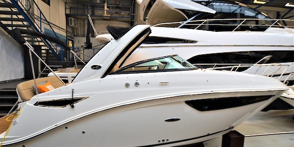 Sea Ray 265 Sundancer - Marinepalvelu