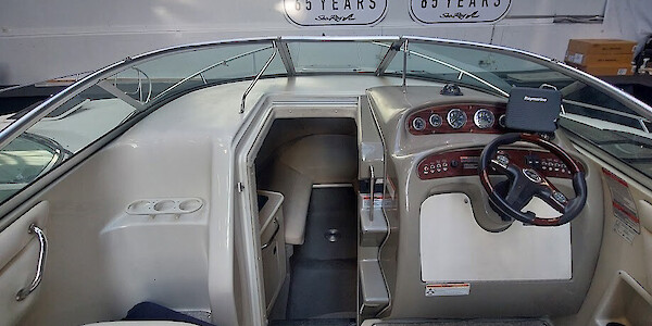 Sea Ray 250 Amberjack - Marinepalvelu