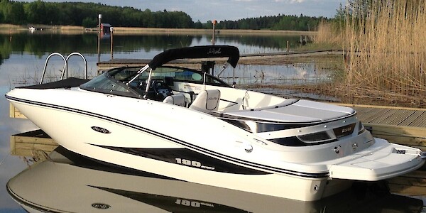 Sea Ray 190 SPX - Marinepalvelu