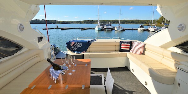 Sunseeker Predator 60 - Marinepalvelu