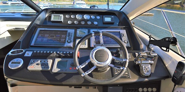 Sunseeker Predator 60 - Marinepalvelu