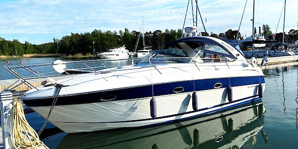 Bavaria 33 Sport HT - Marinepalvelu