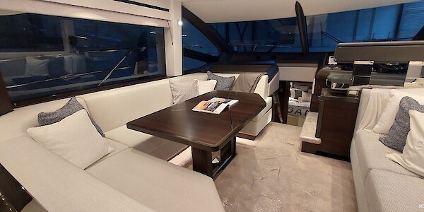 Sunseeker Manhattan 55 - Marinepalvelu