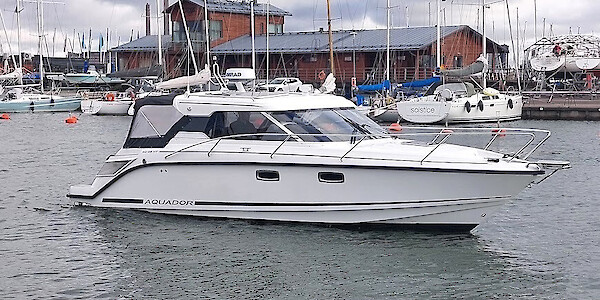 Aquador 28 HT - Marinepalvelu